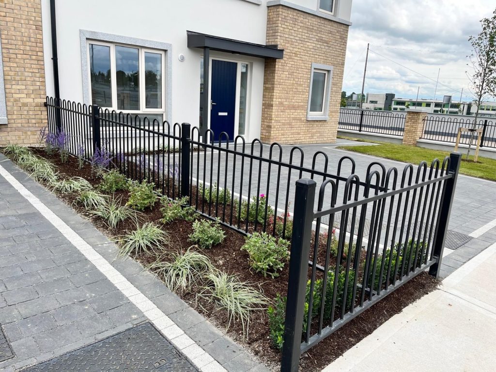 Bow Top Railing - 900 - Between houses