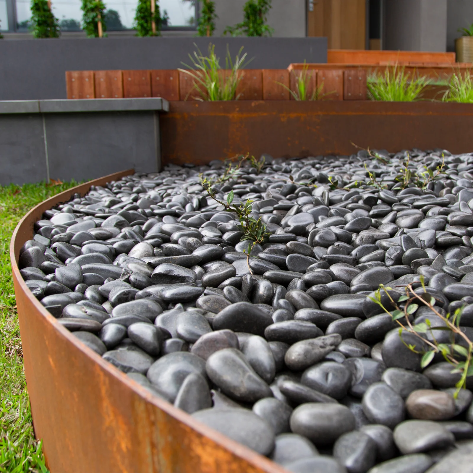 Black Polish Pebble 10-20mm